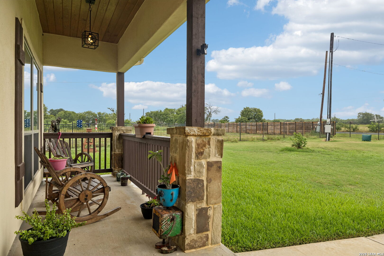 main property photo 10