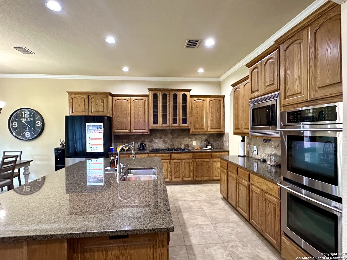 main property photo 10
