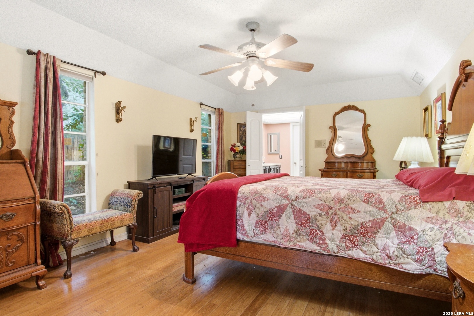 main property photo 25