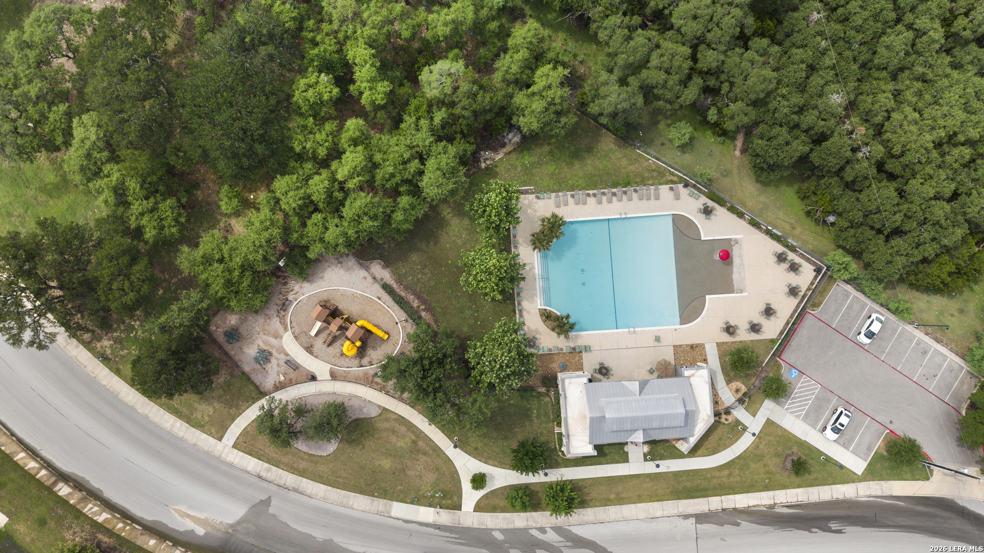 main property photo 34