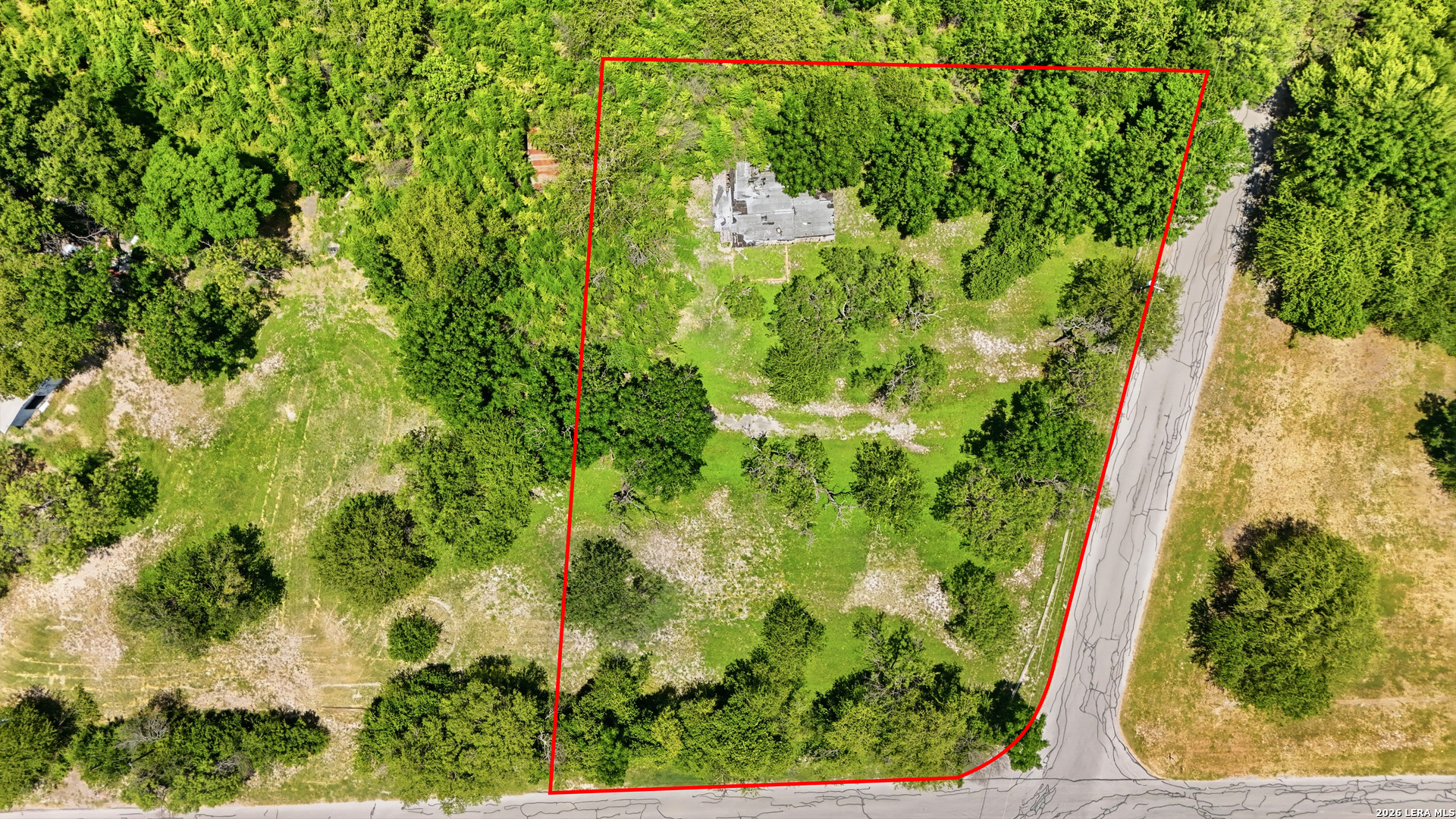 main property photo 11