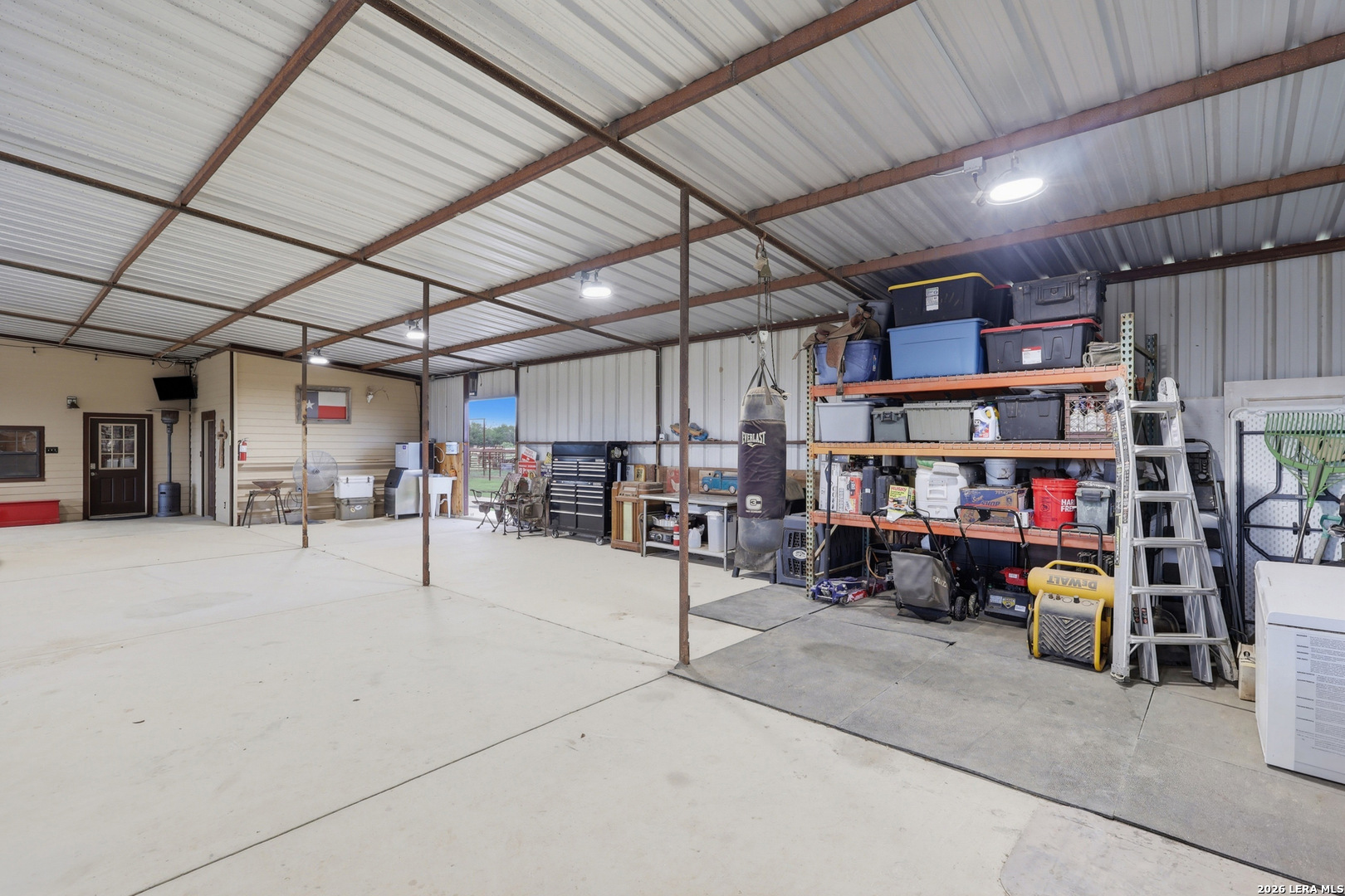 main property photo 45