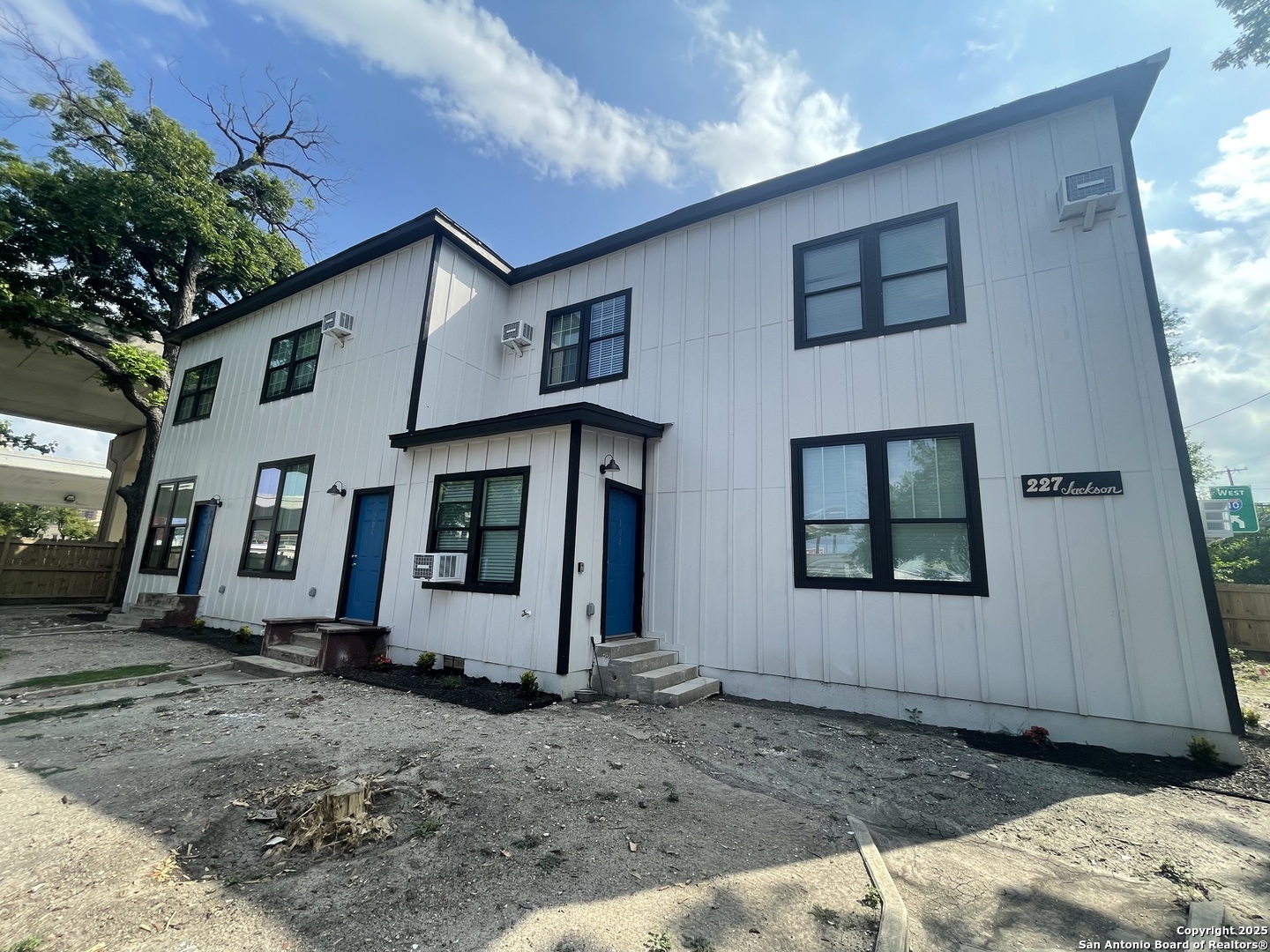 main property photo 10