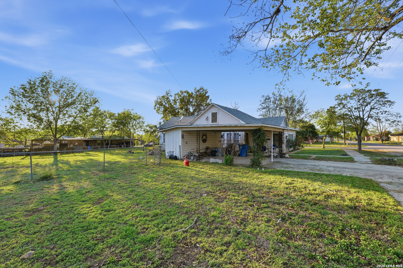 main property photo 14
