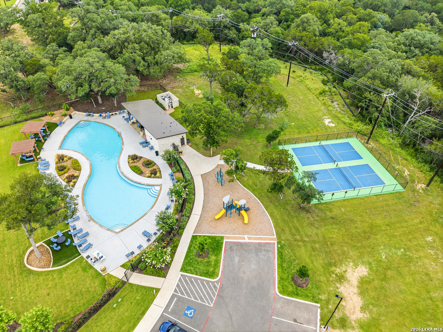 main property photo 37