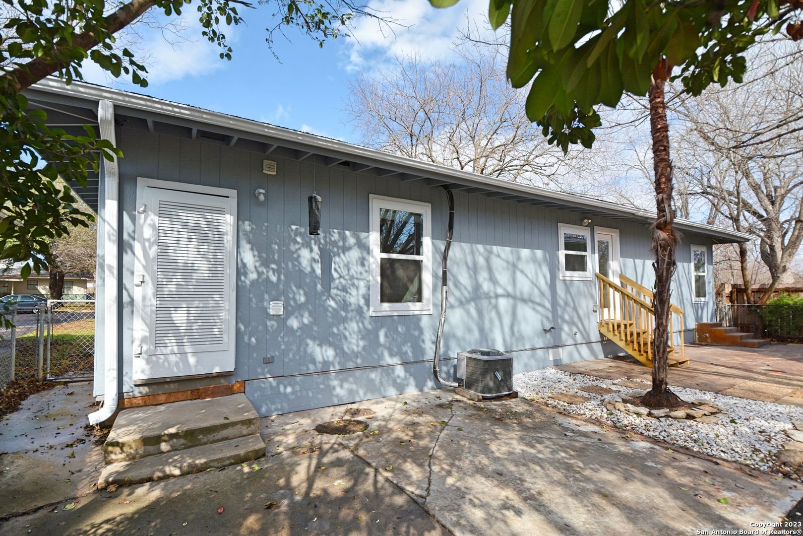 main property photo 34
