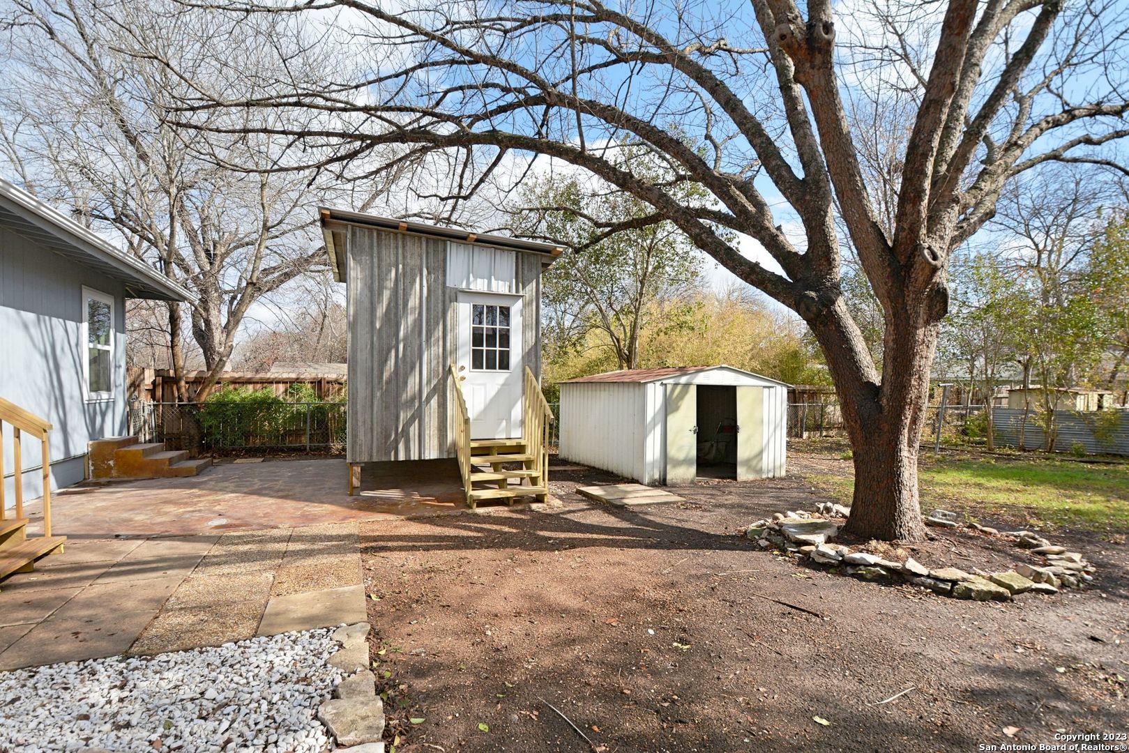 main property photo 35