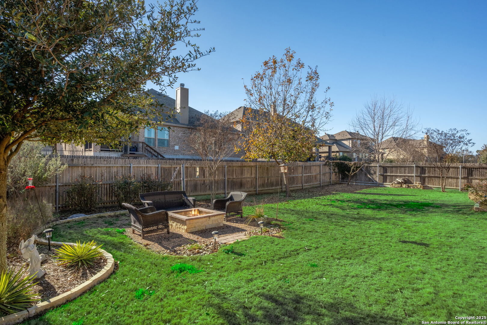 main property photo 30