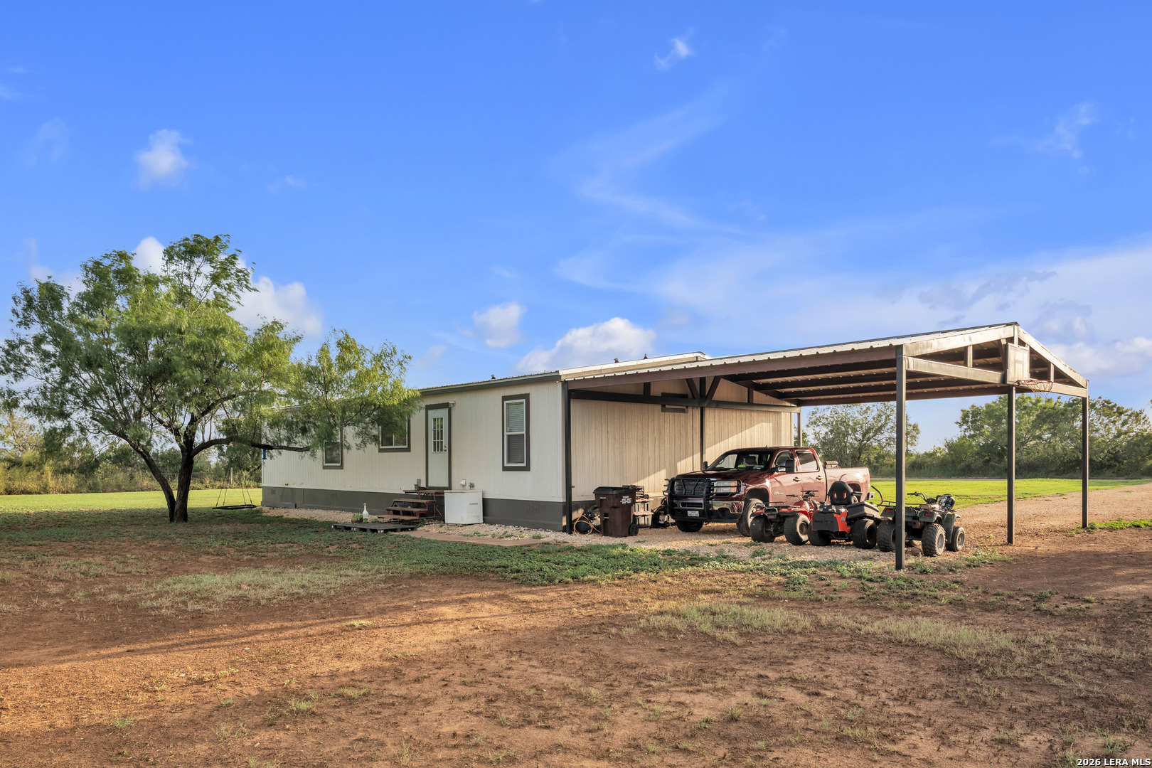 main property photo 23