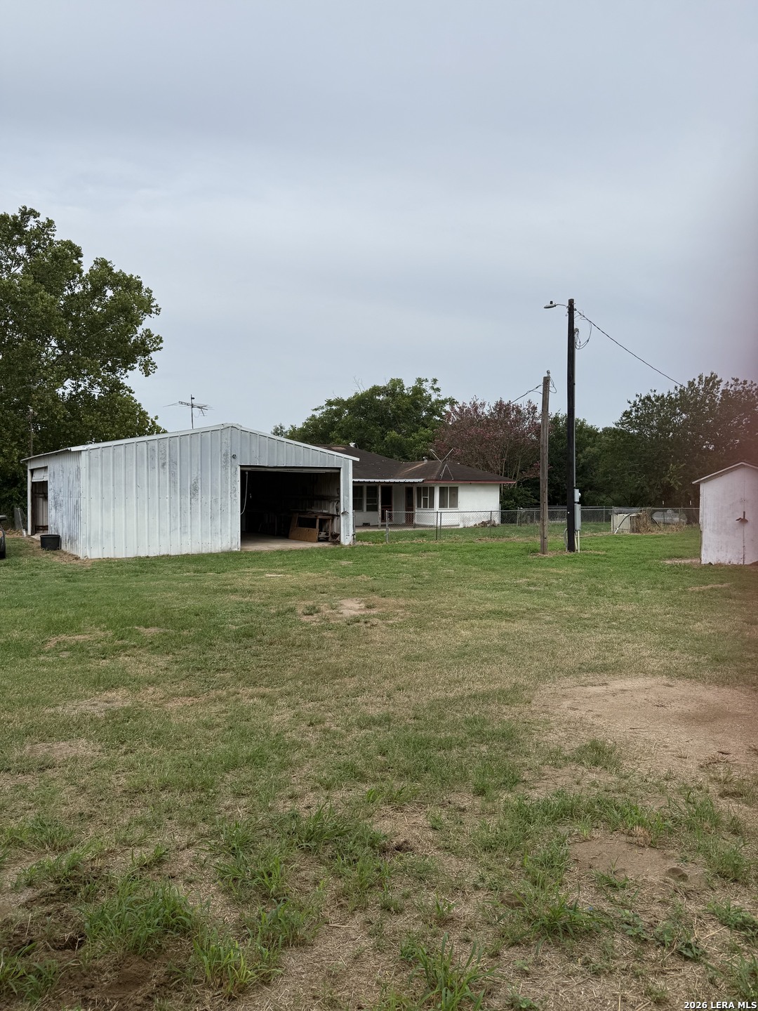 main property photo 23