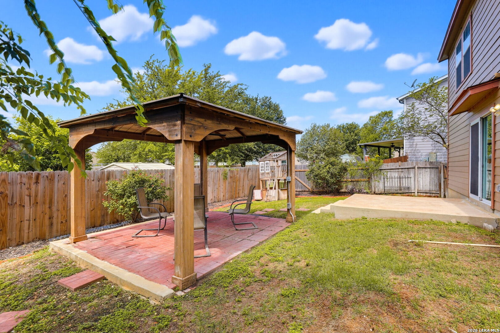 main property photo 25