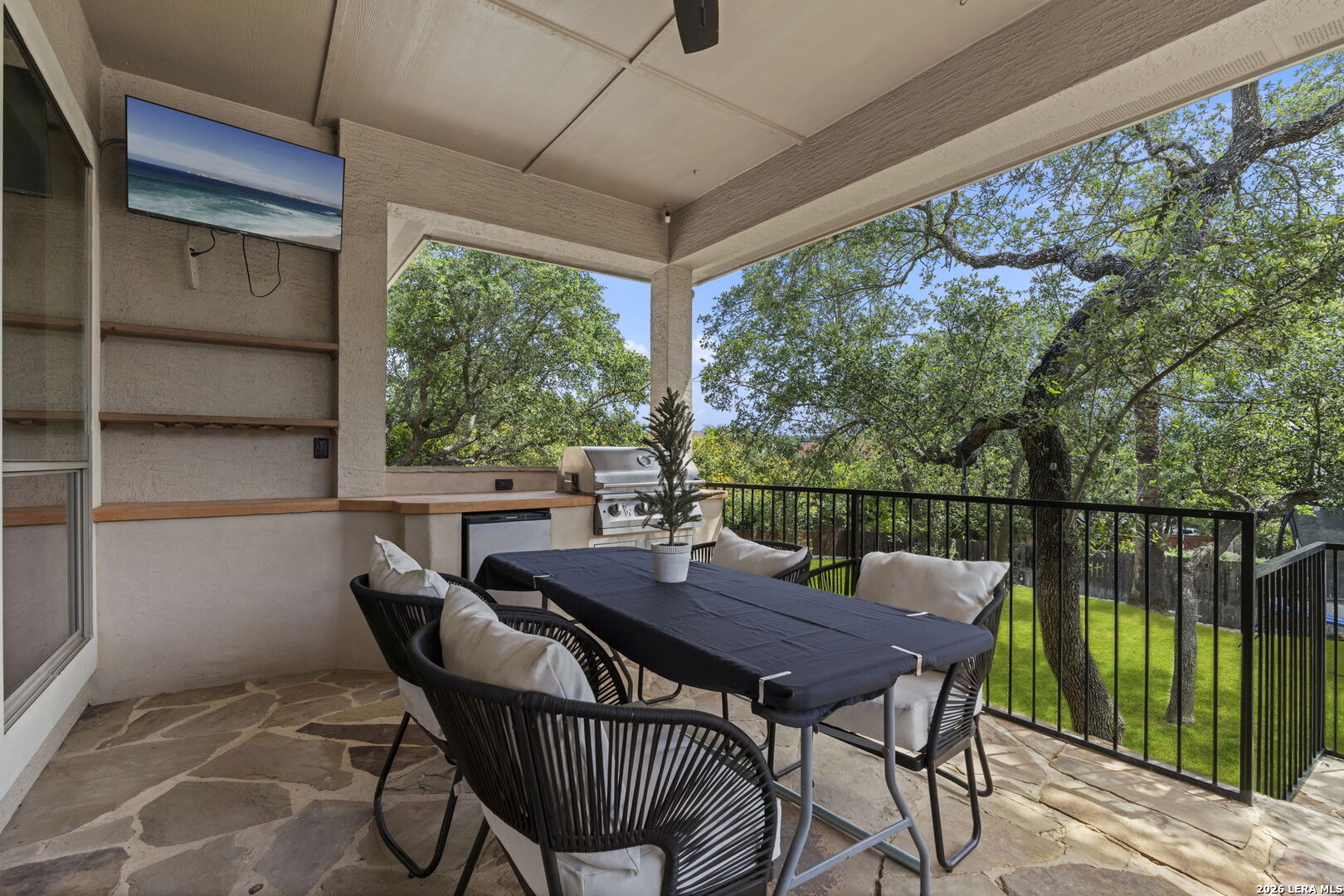 main property photo 40