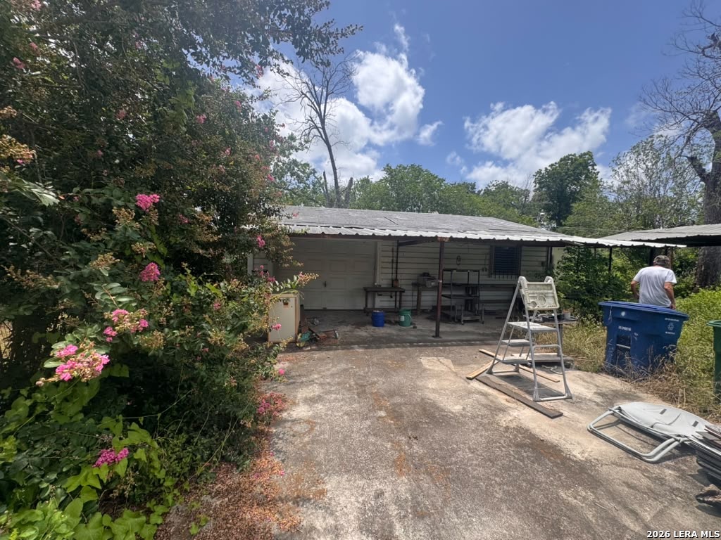 main property photo 13