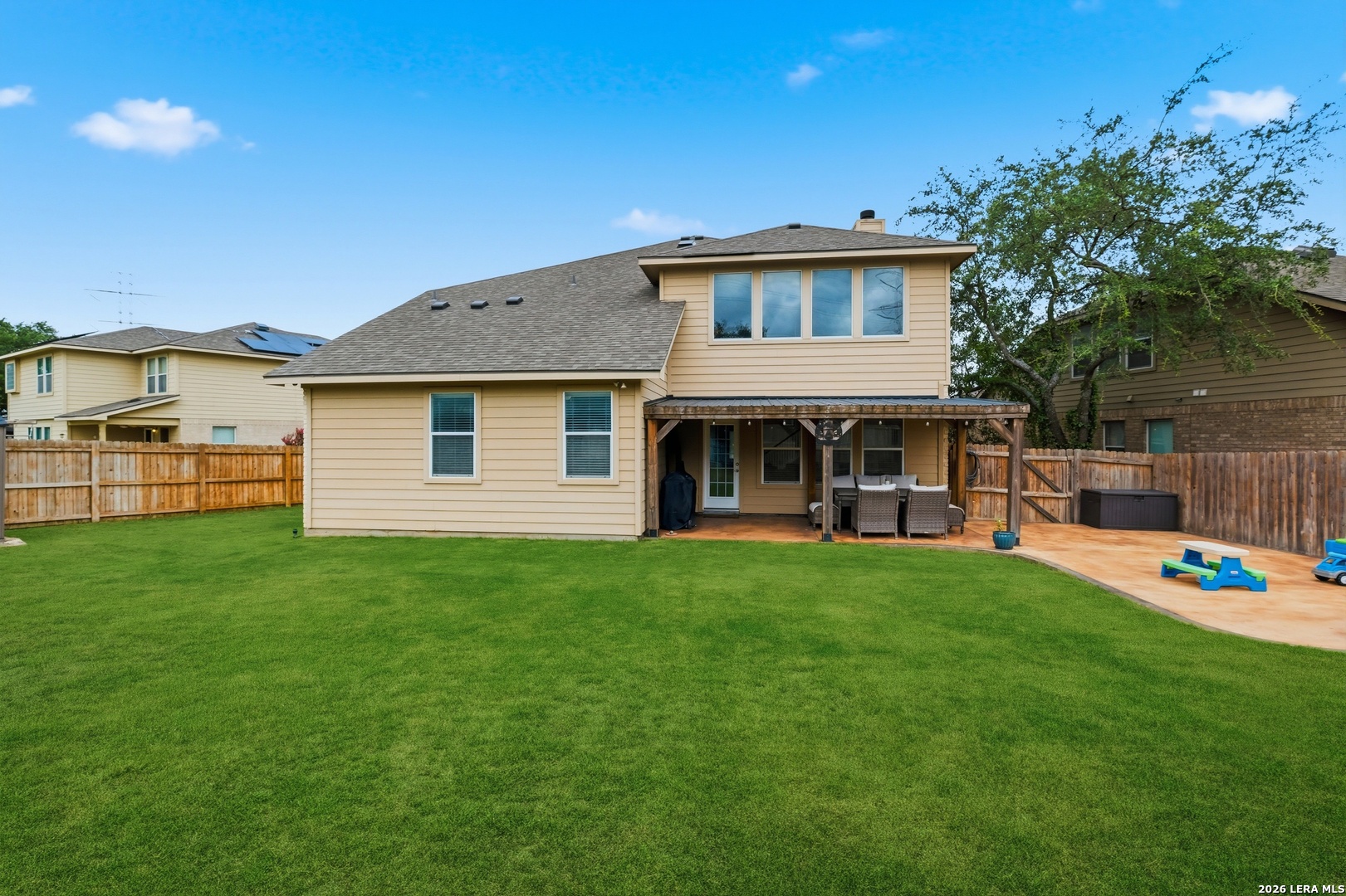 main property photo 32