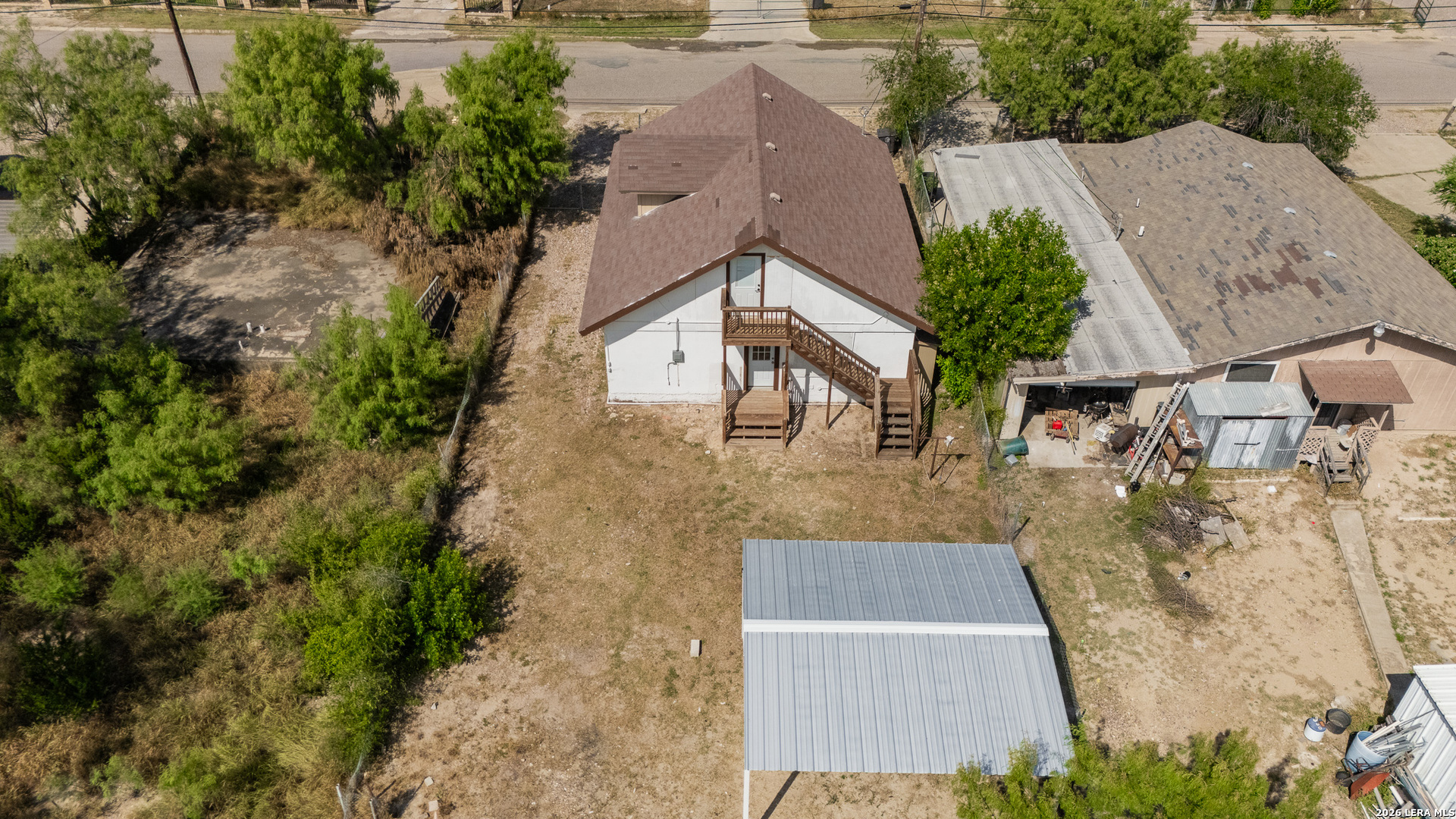 main property photo 28