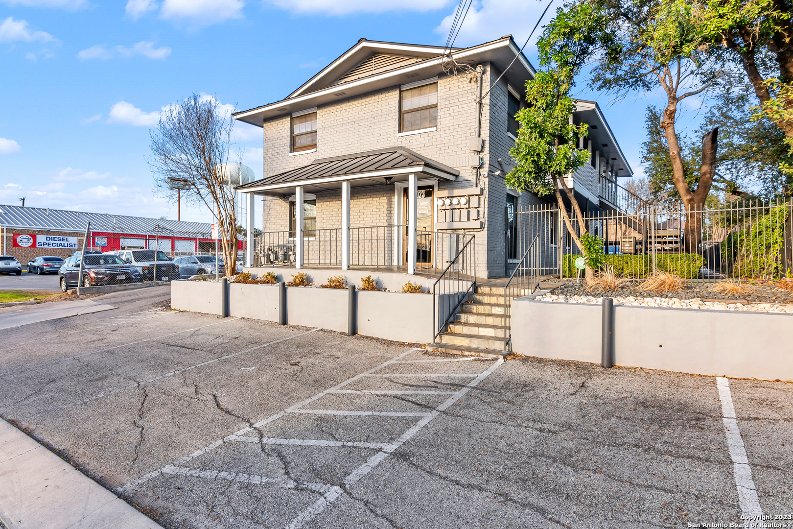 main property photo 2
