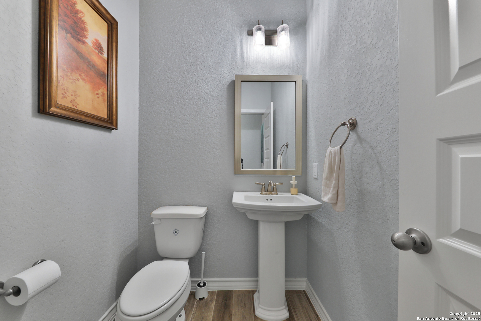 main property photo 18