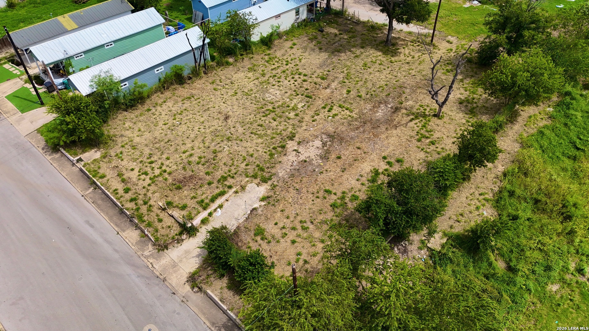 main property photo 11