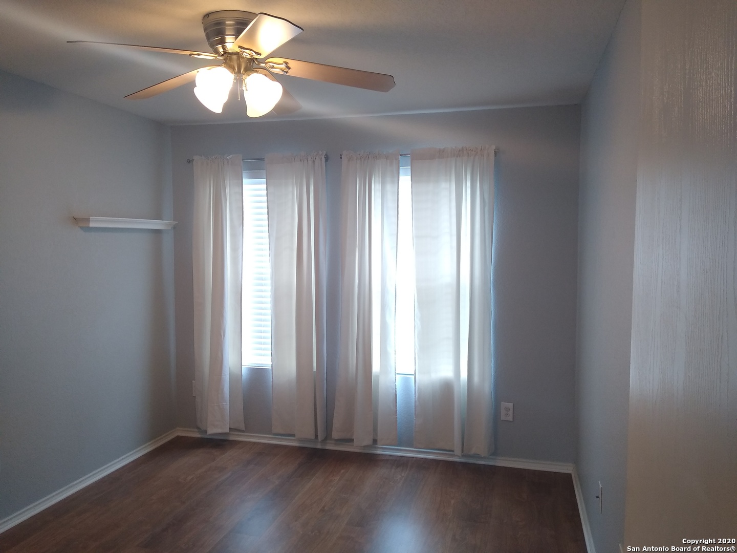 main property photo 11