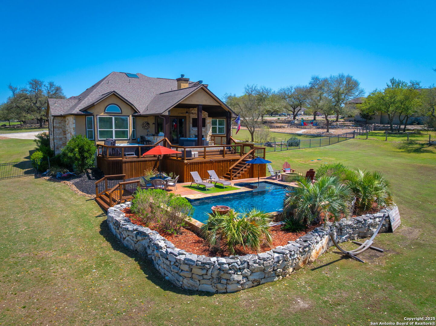 main property photo 21