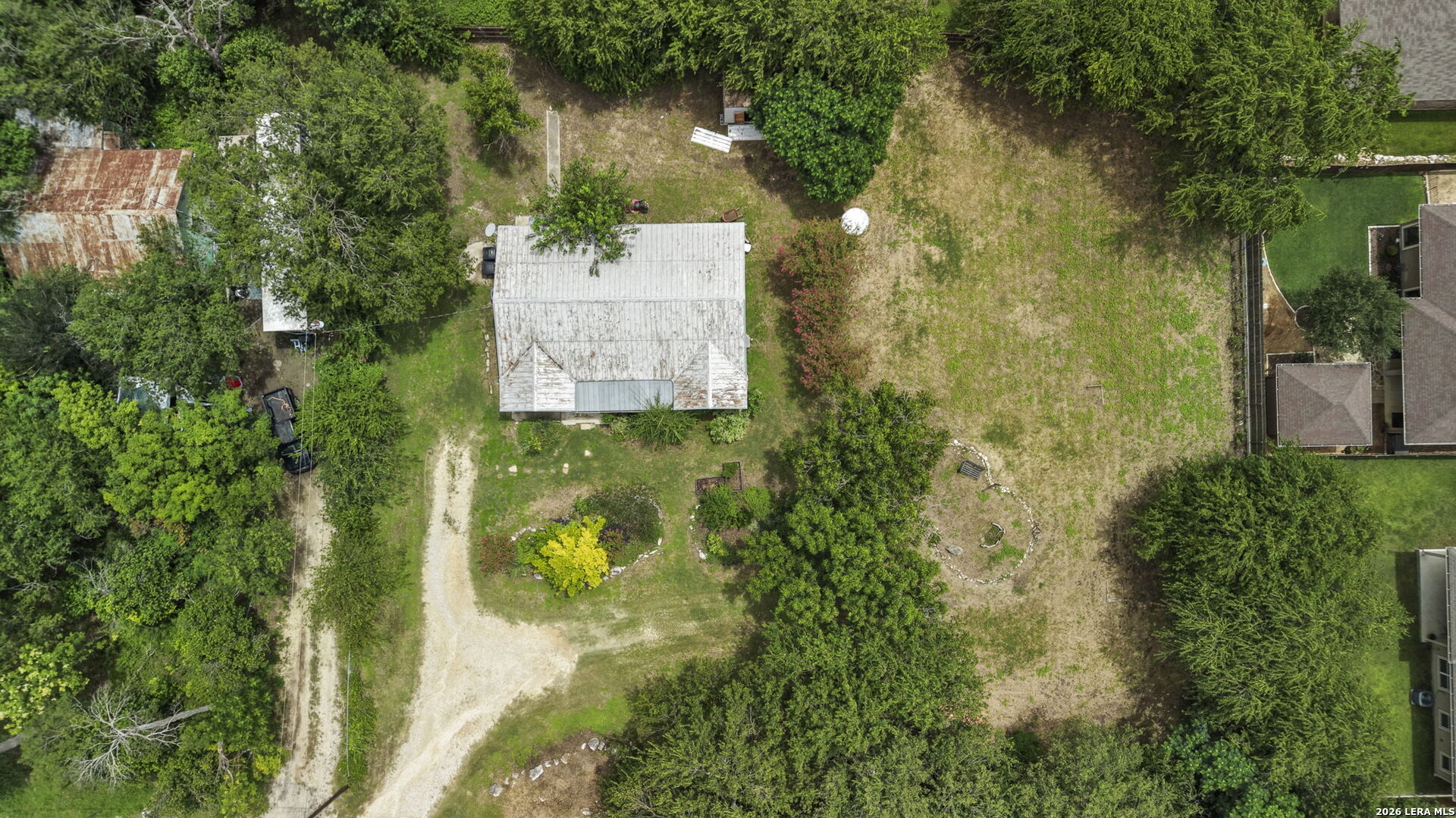 main property photo 40