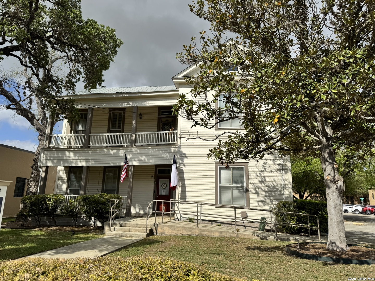 main property photo 8