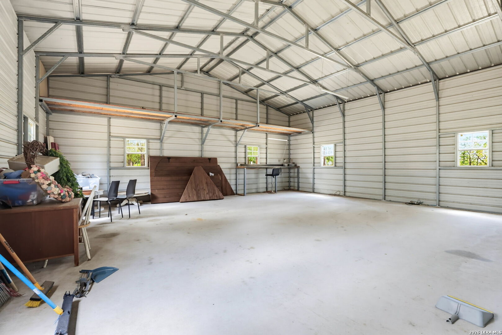 main property photo 28