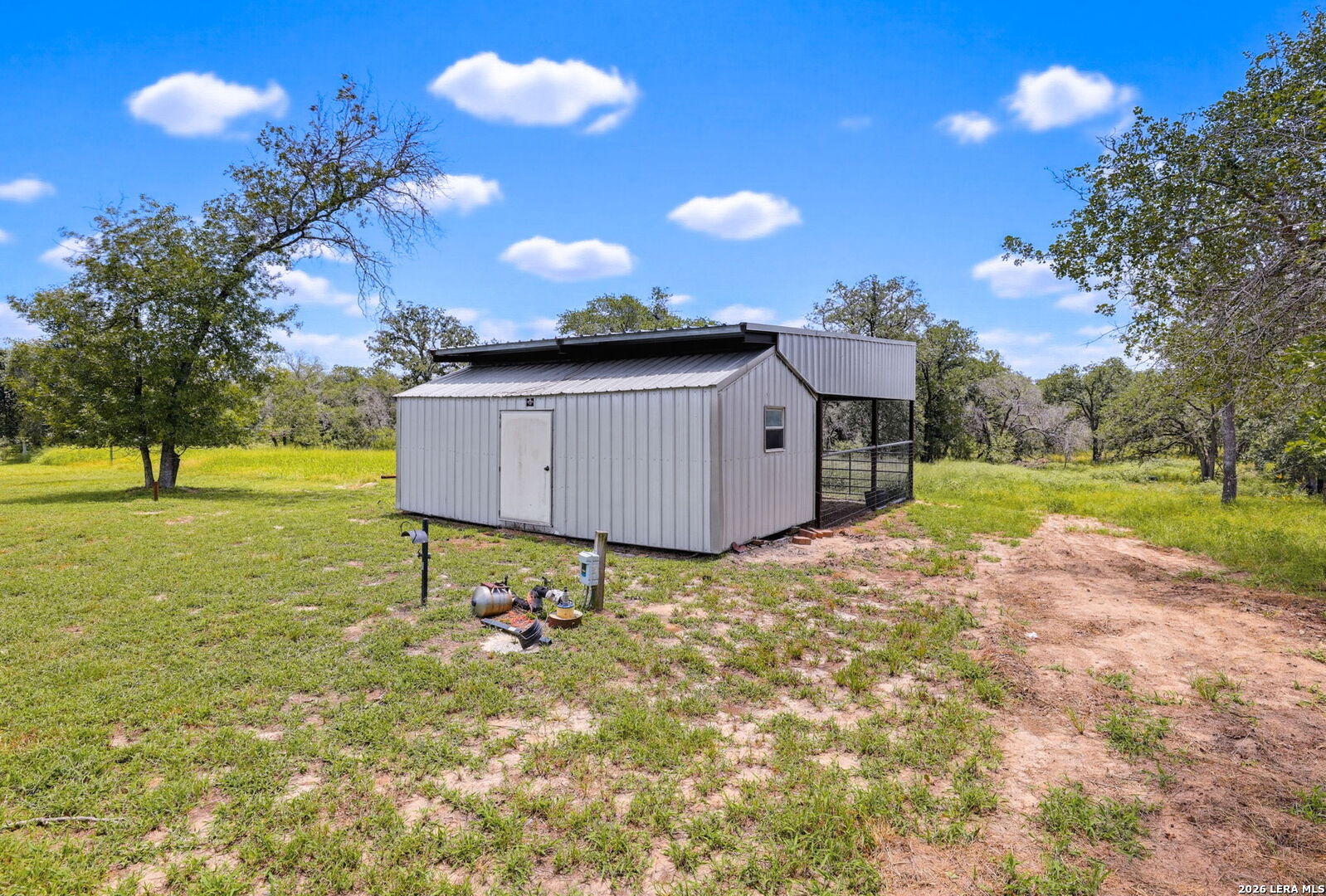 main property photo 30