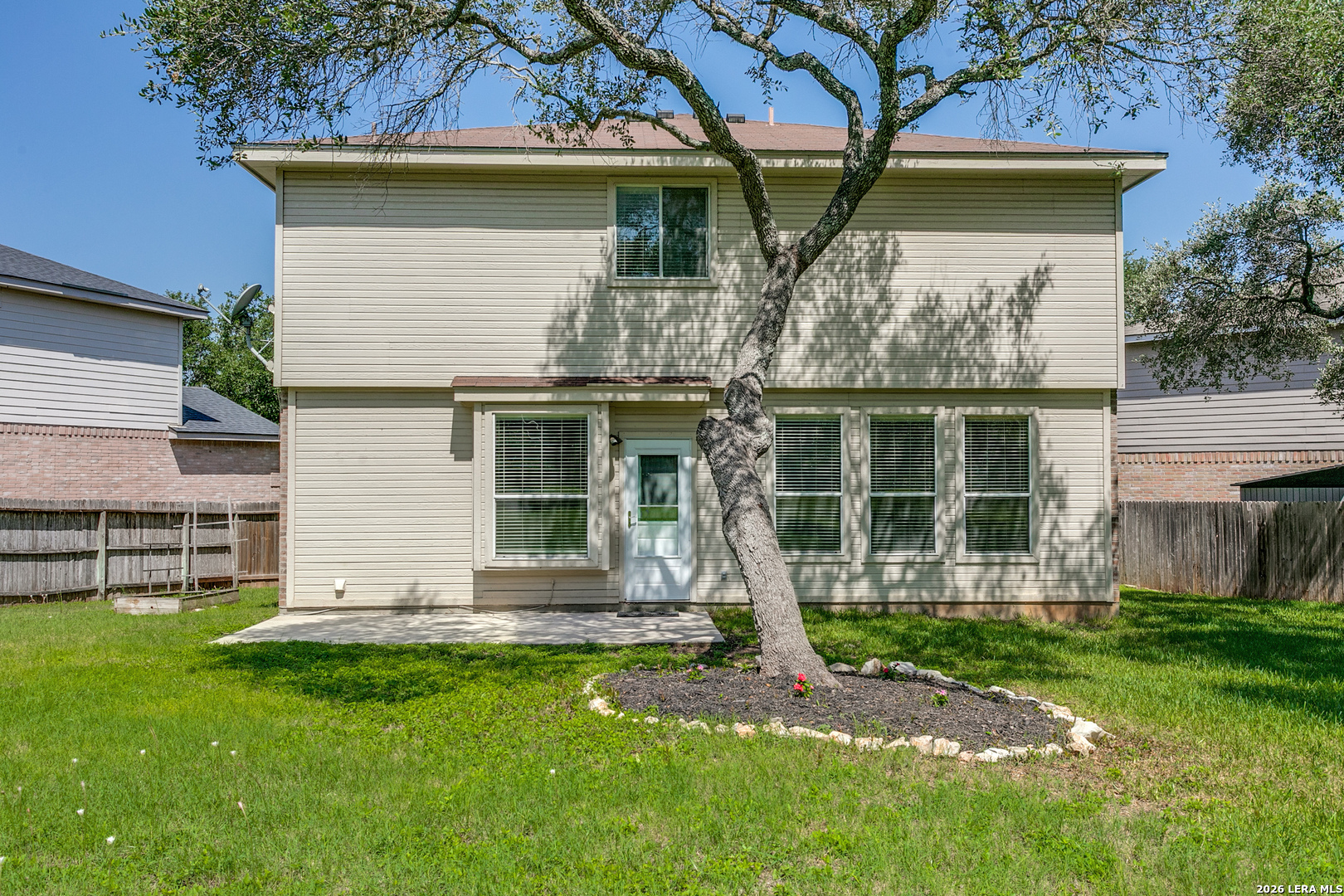 main property photo 30