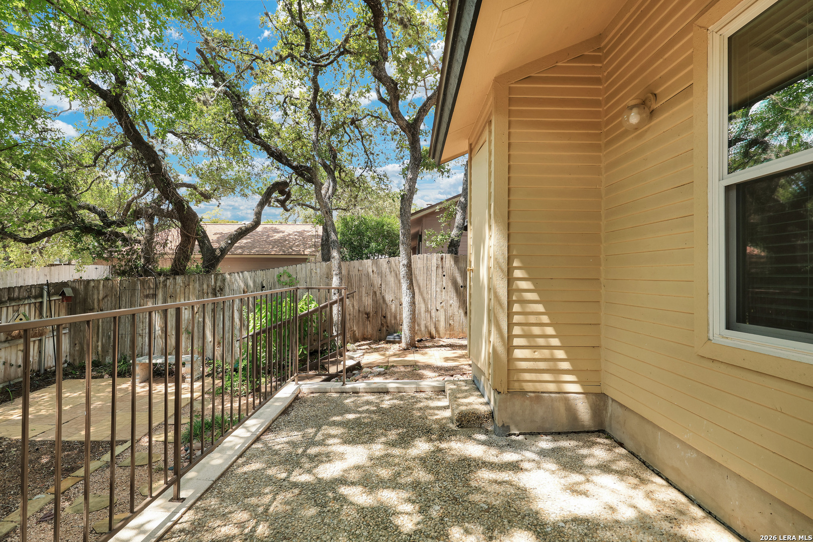 main property photo 17