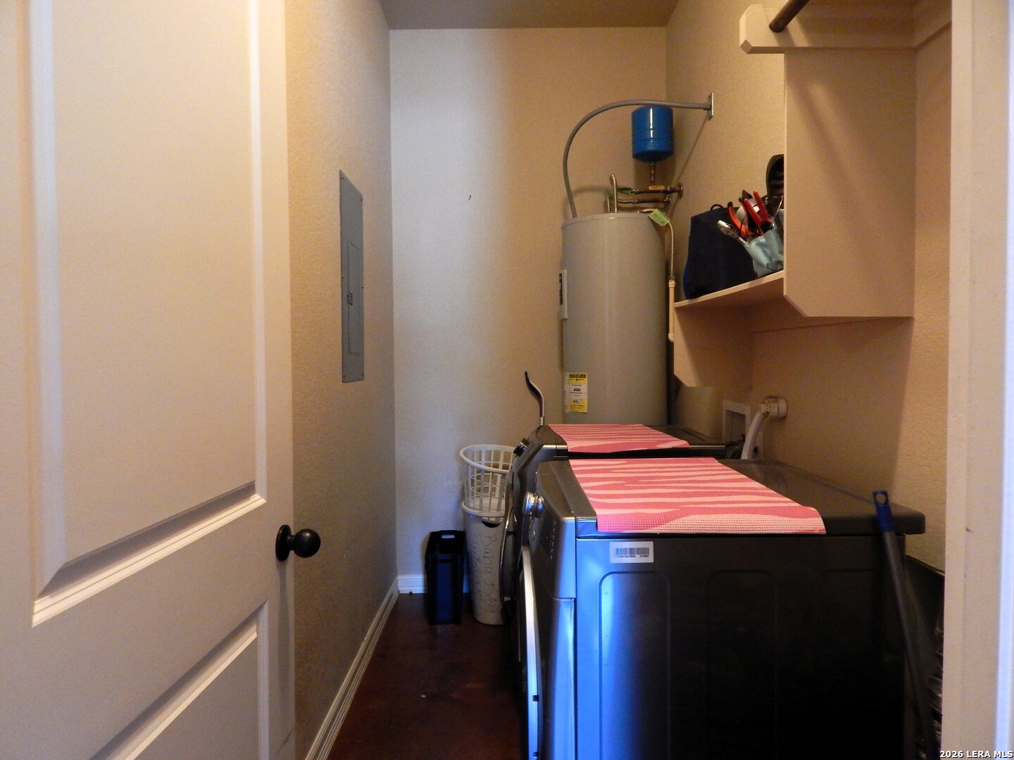 main property photo 8