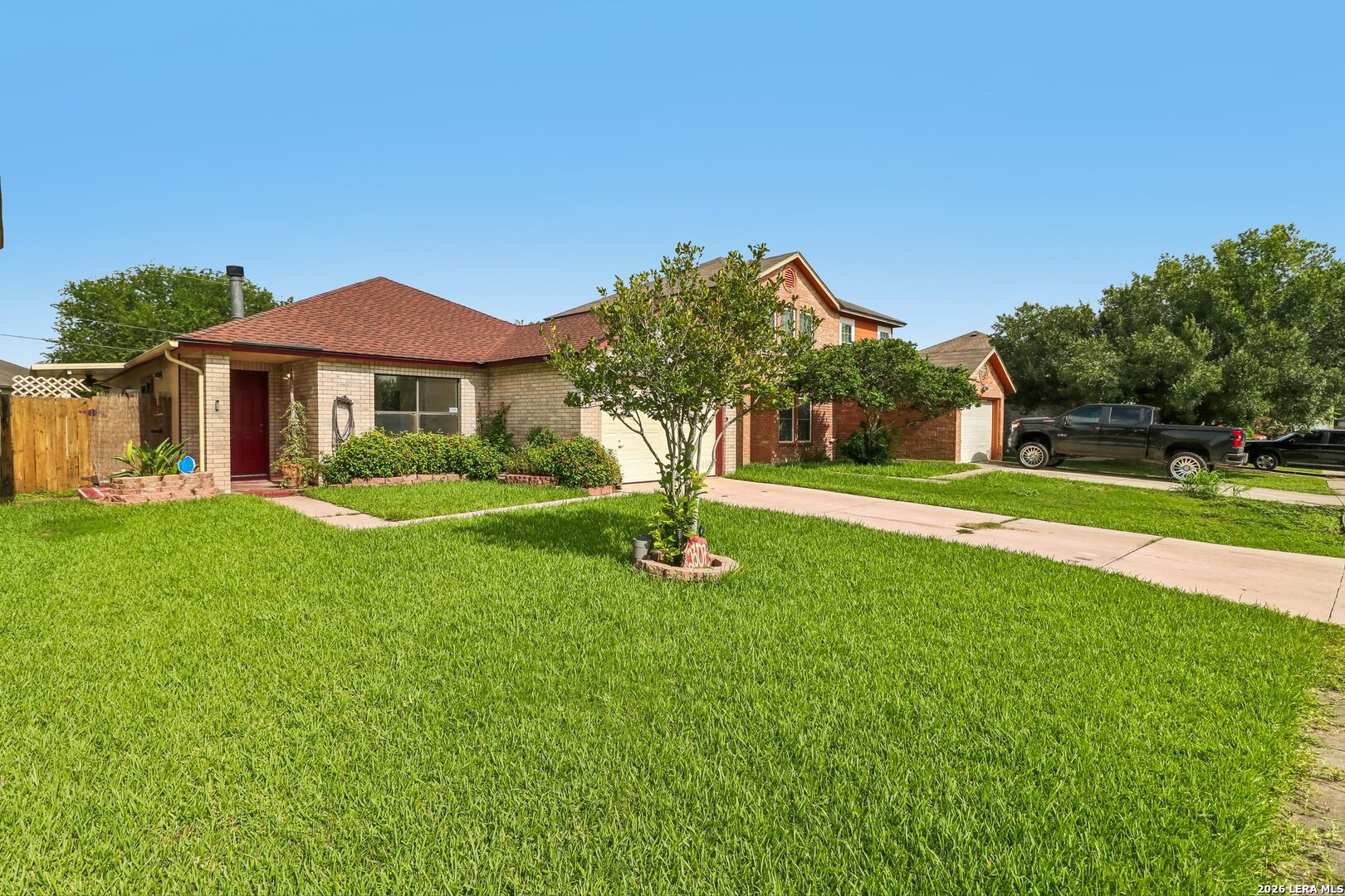 main property photo 27