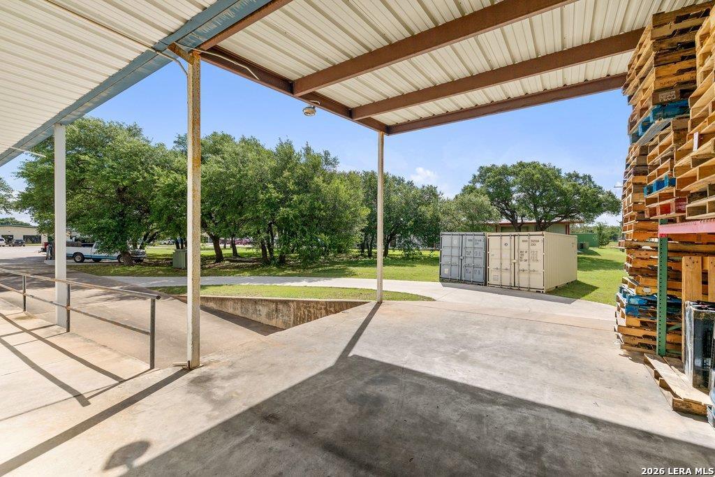 main property photo 28