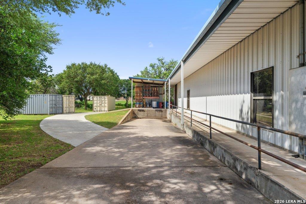 main property photo 30