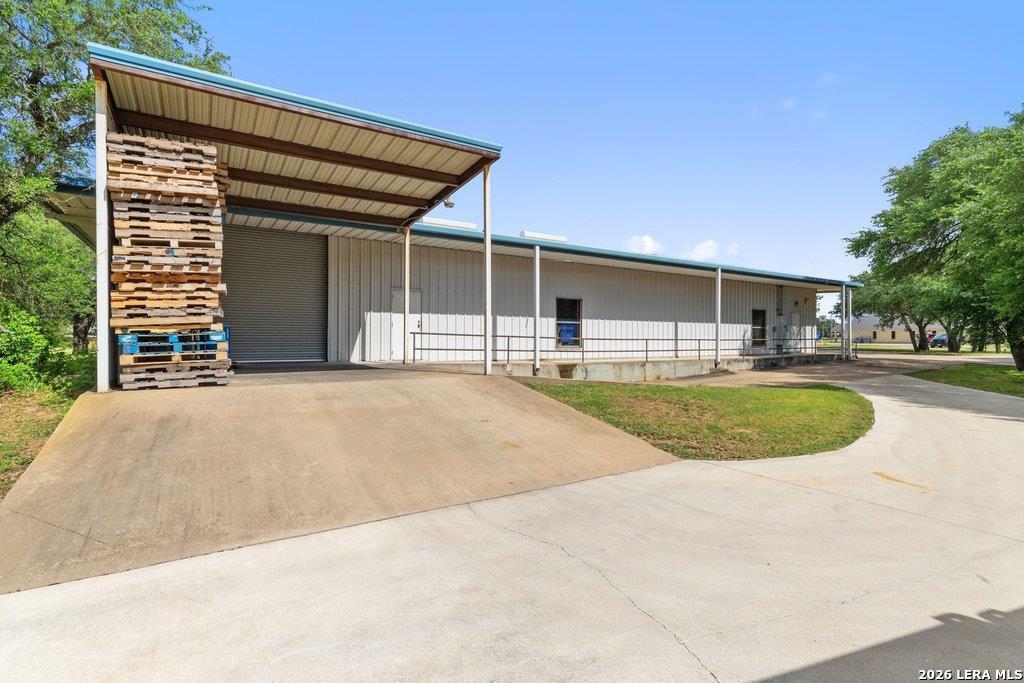 main property photo 33