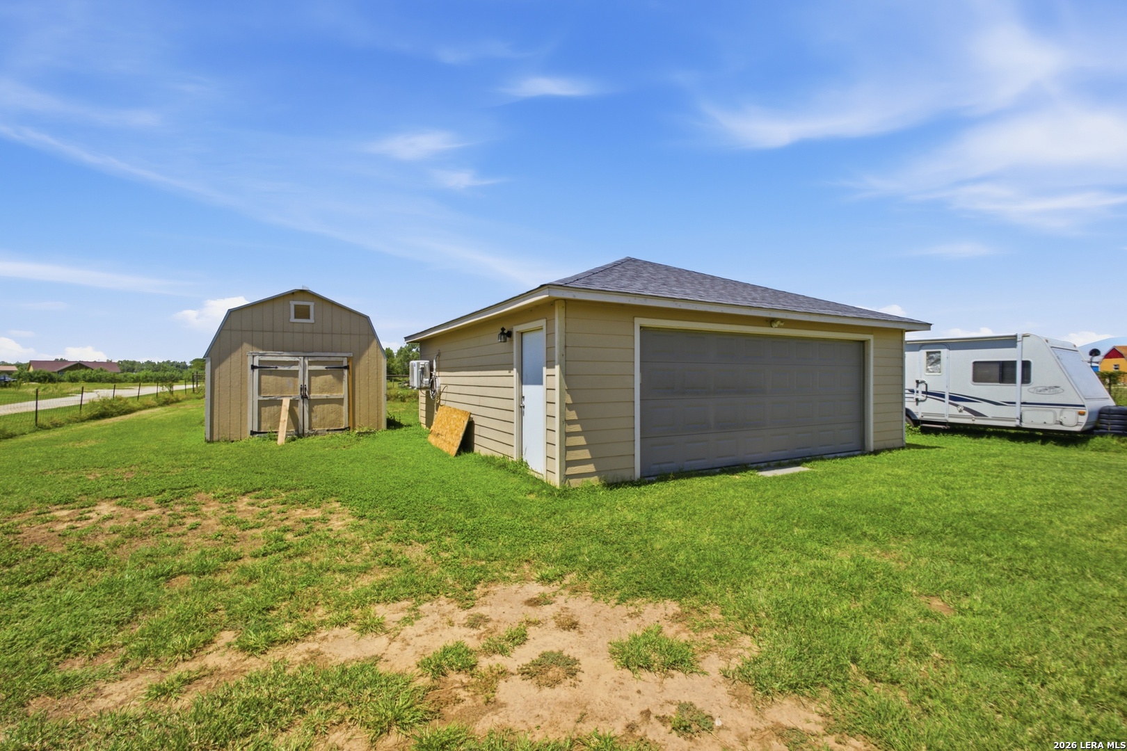 main property photo 33