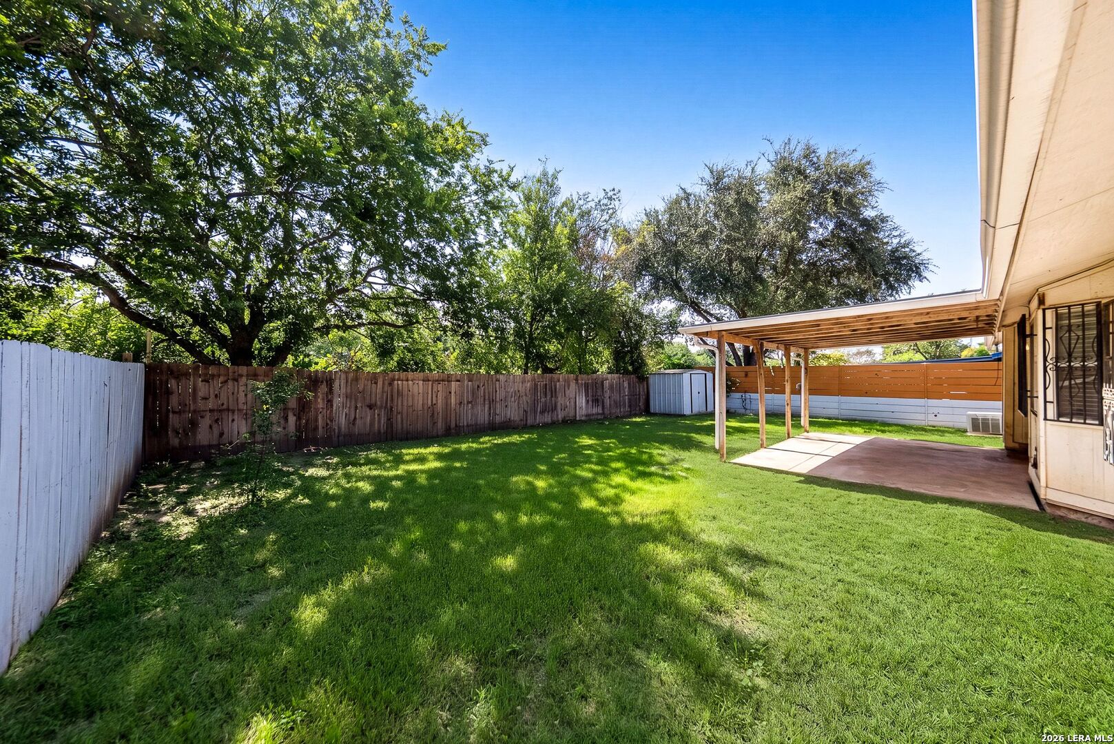main property photo 28