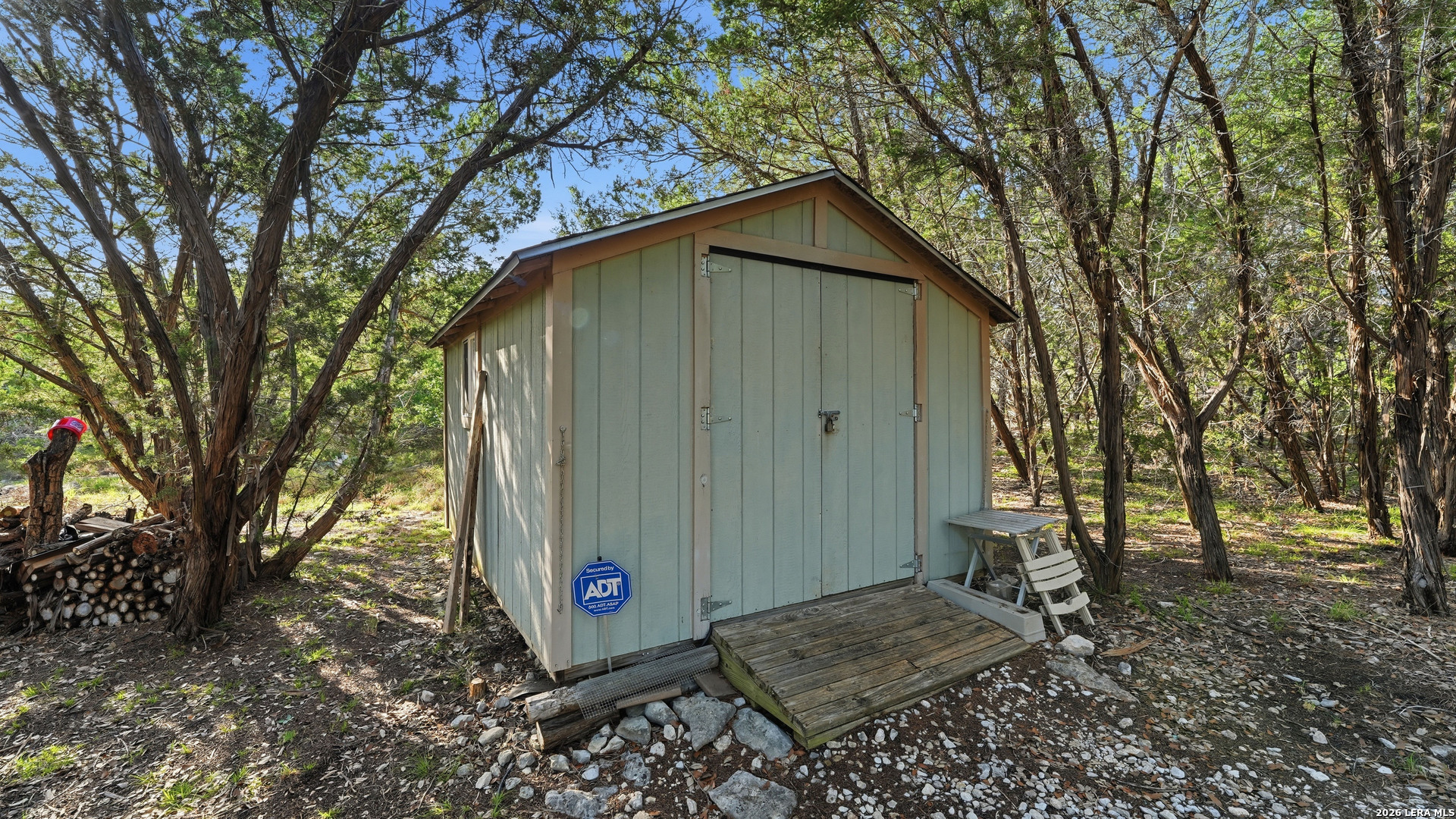 main property photo 40