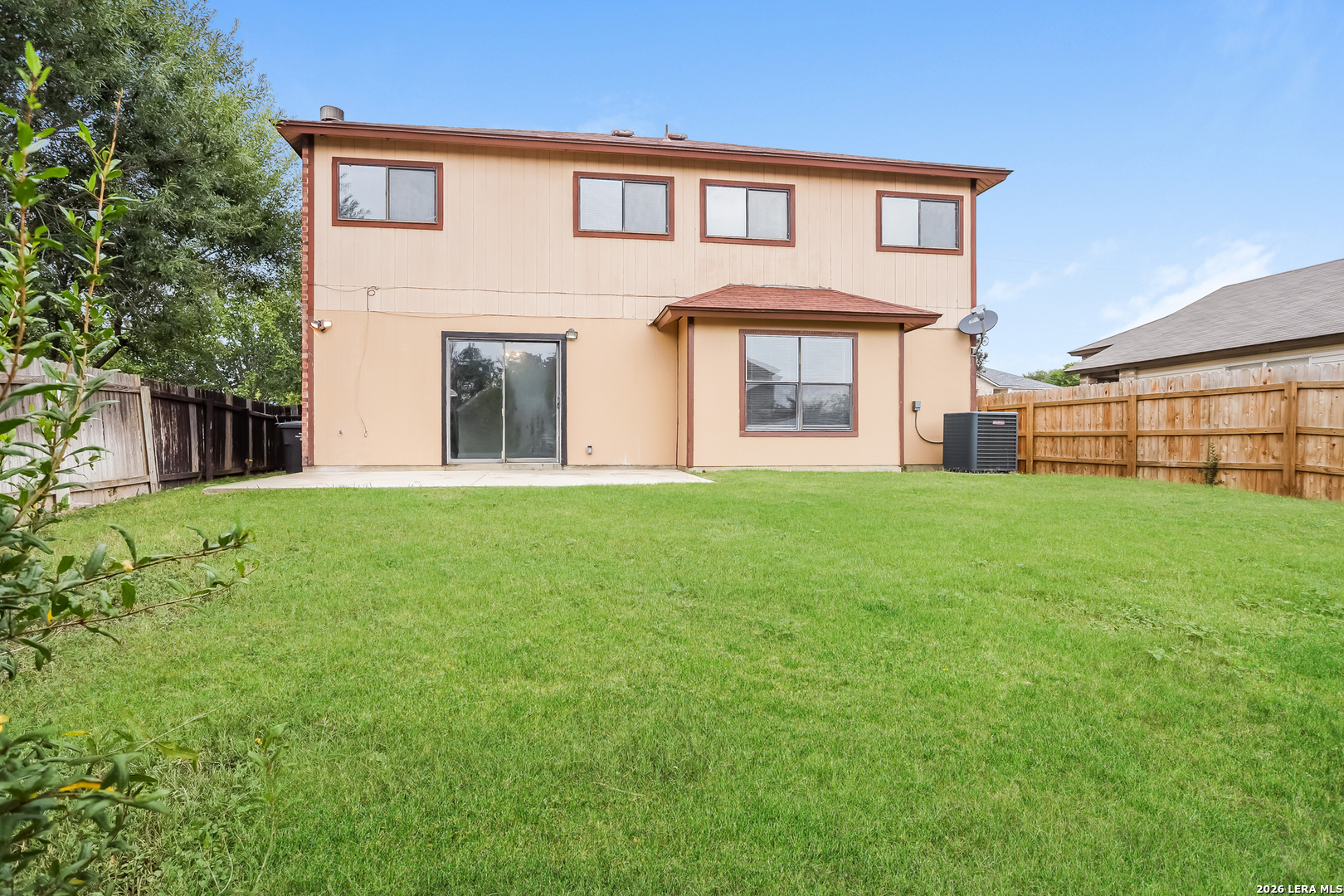 main property photo 17