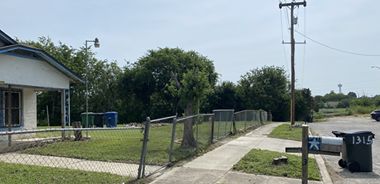 image of property with 3 Bed | 1 Bath | 1,290 Sqft