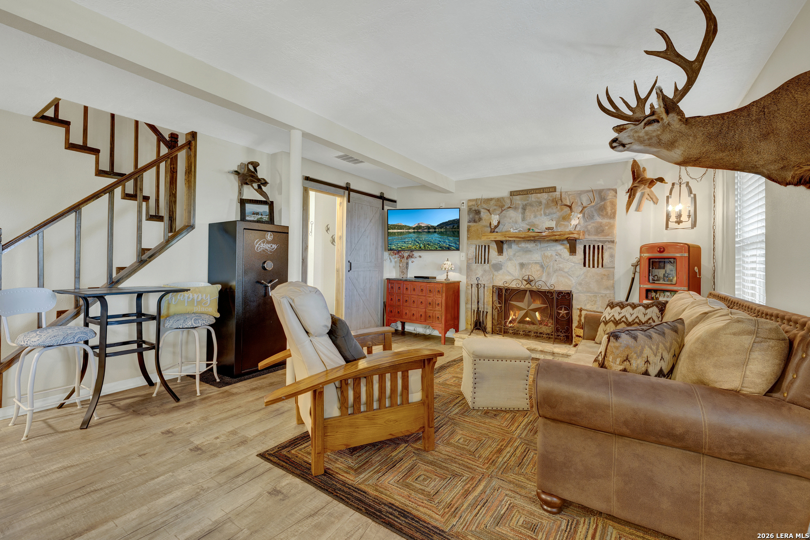 main property photo 29