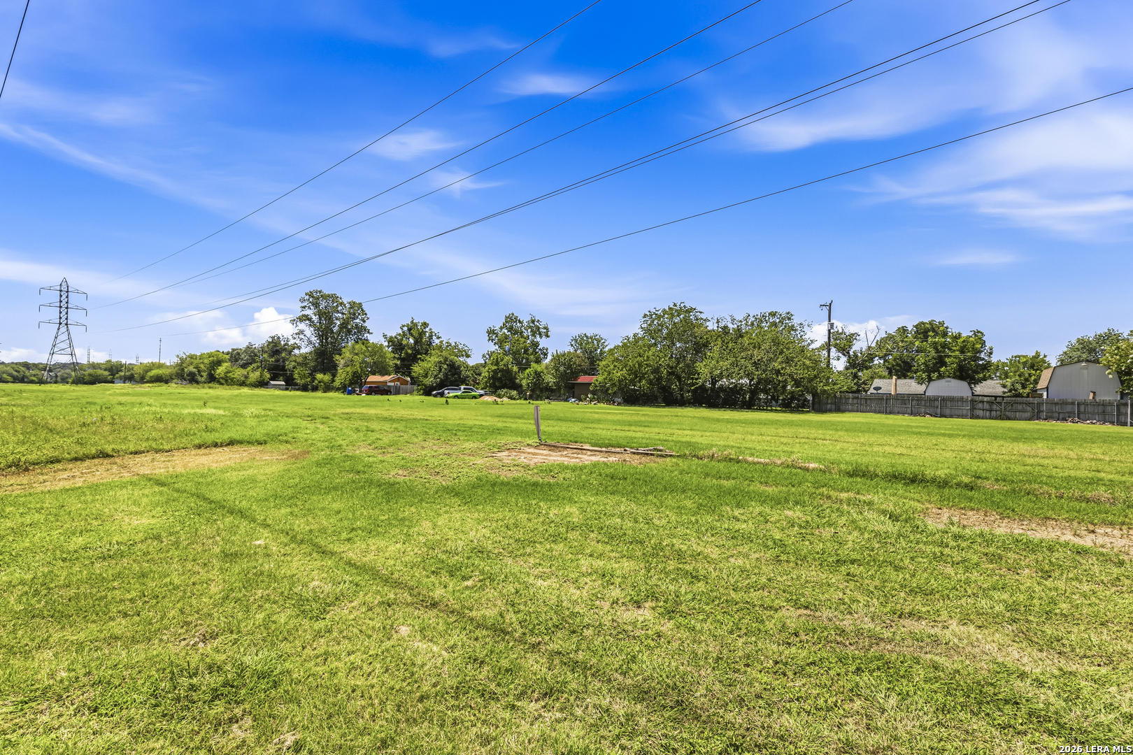 main property photo 28