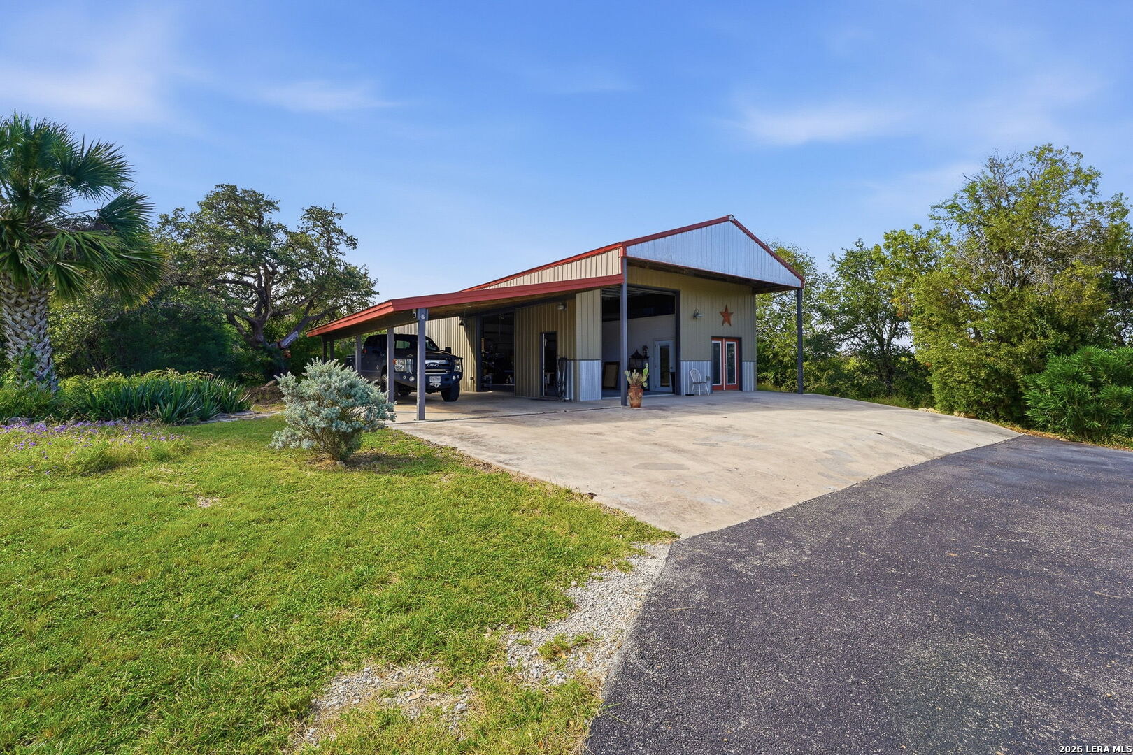 main property photo 41