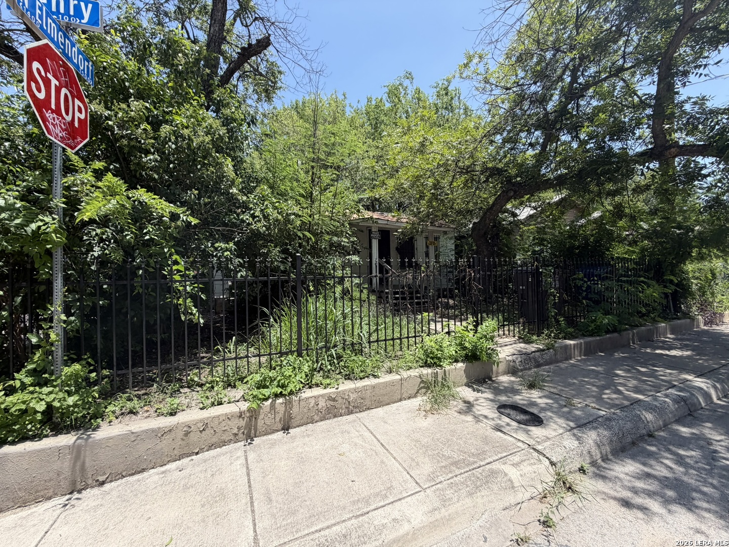 main property photo 3