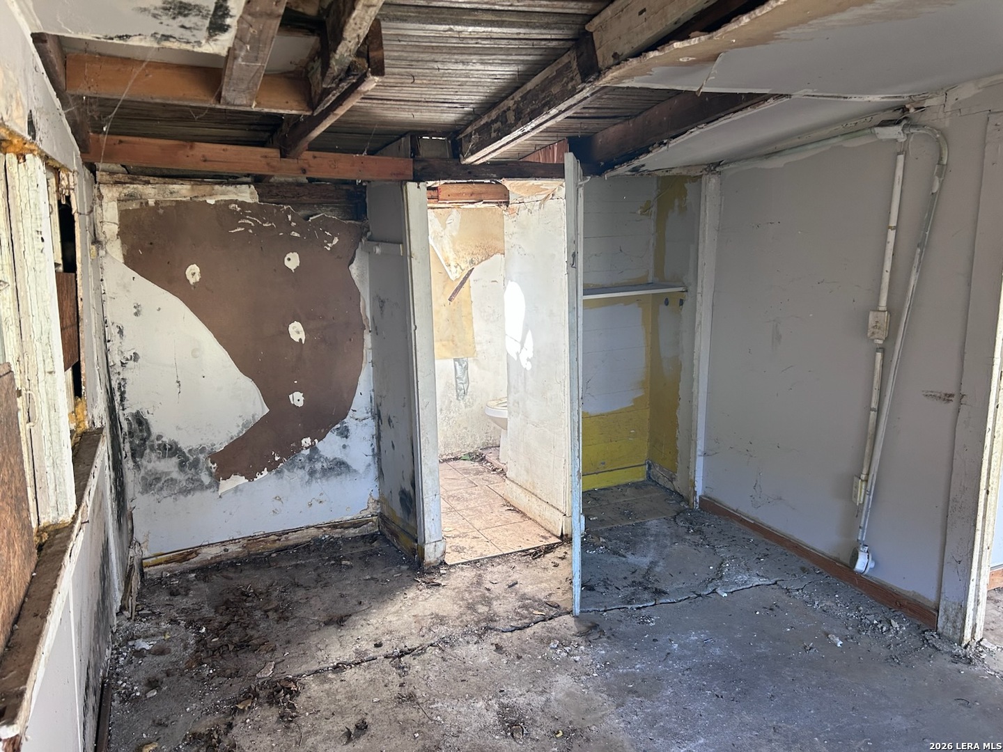 main property photo 33