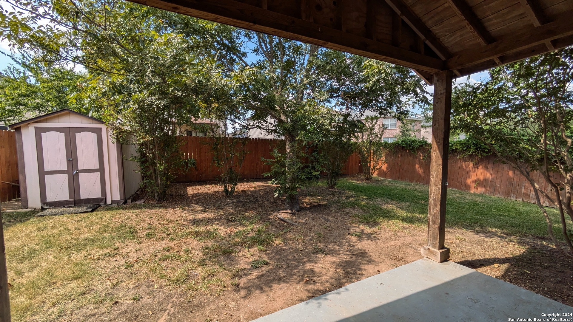 main property photo 25