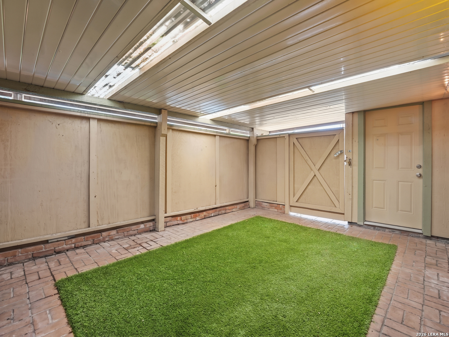 main property photo 15