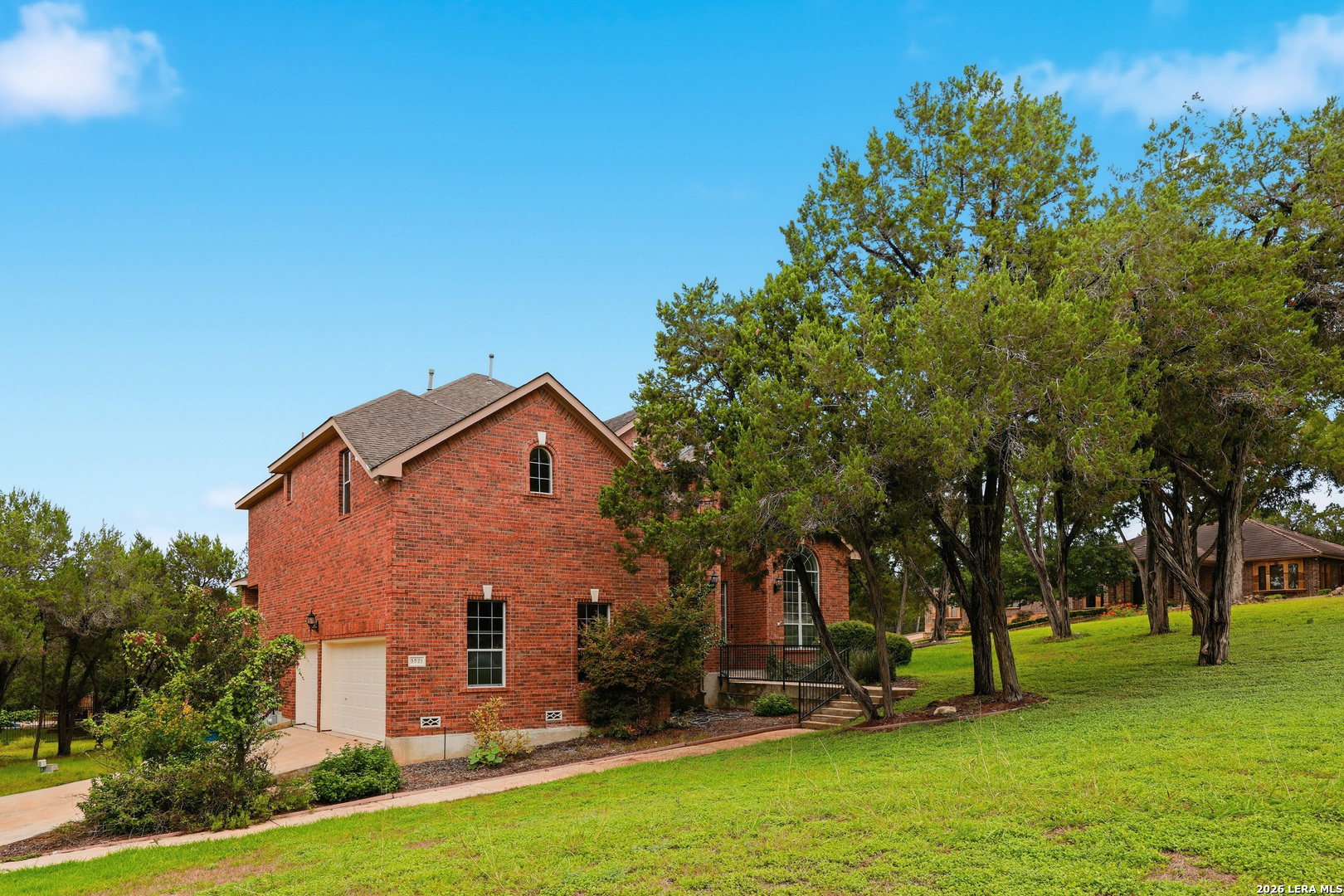 main property photo 40
