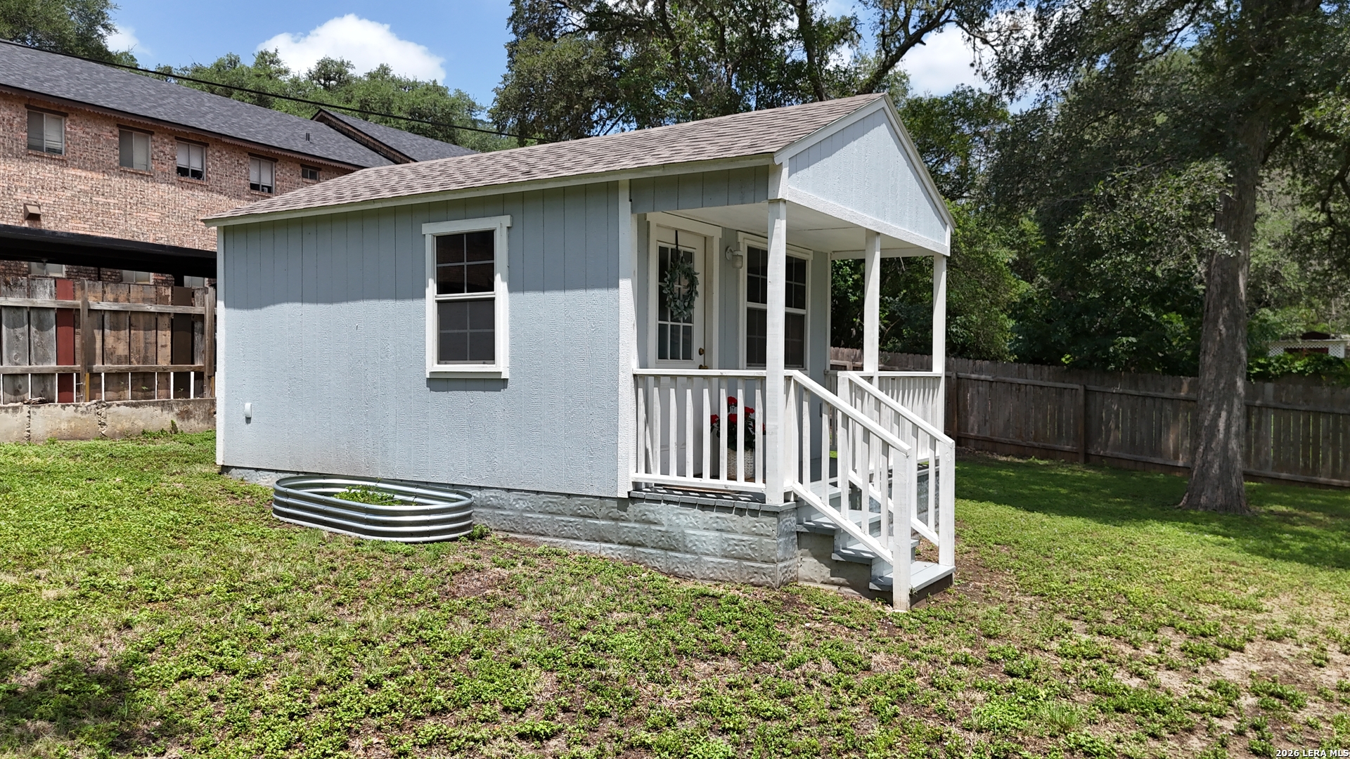 main property photo 20