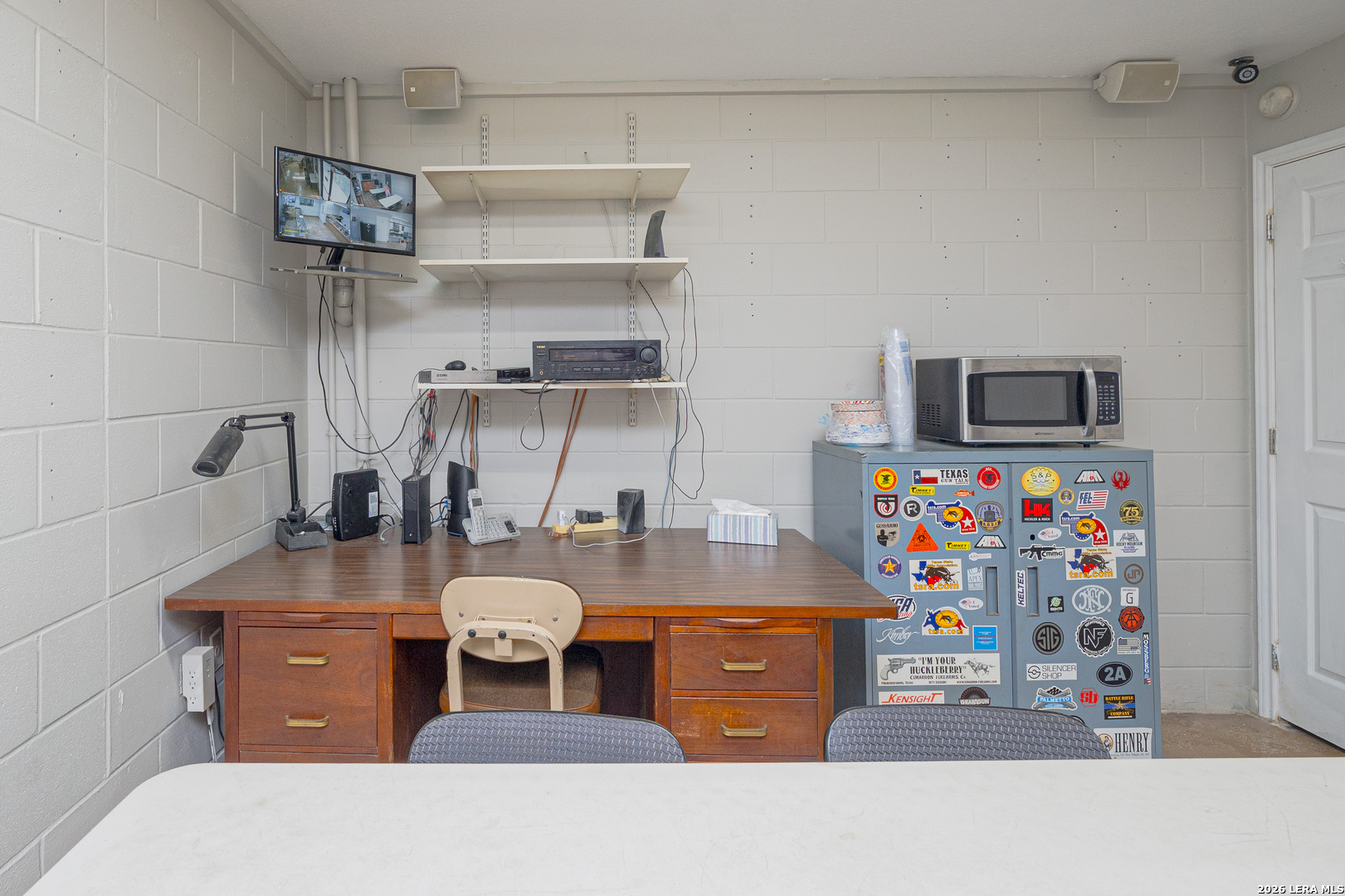 main property photo 16
